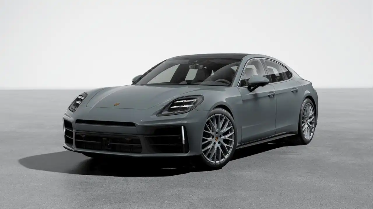 2025 Porsche Panamera 4's photo