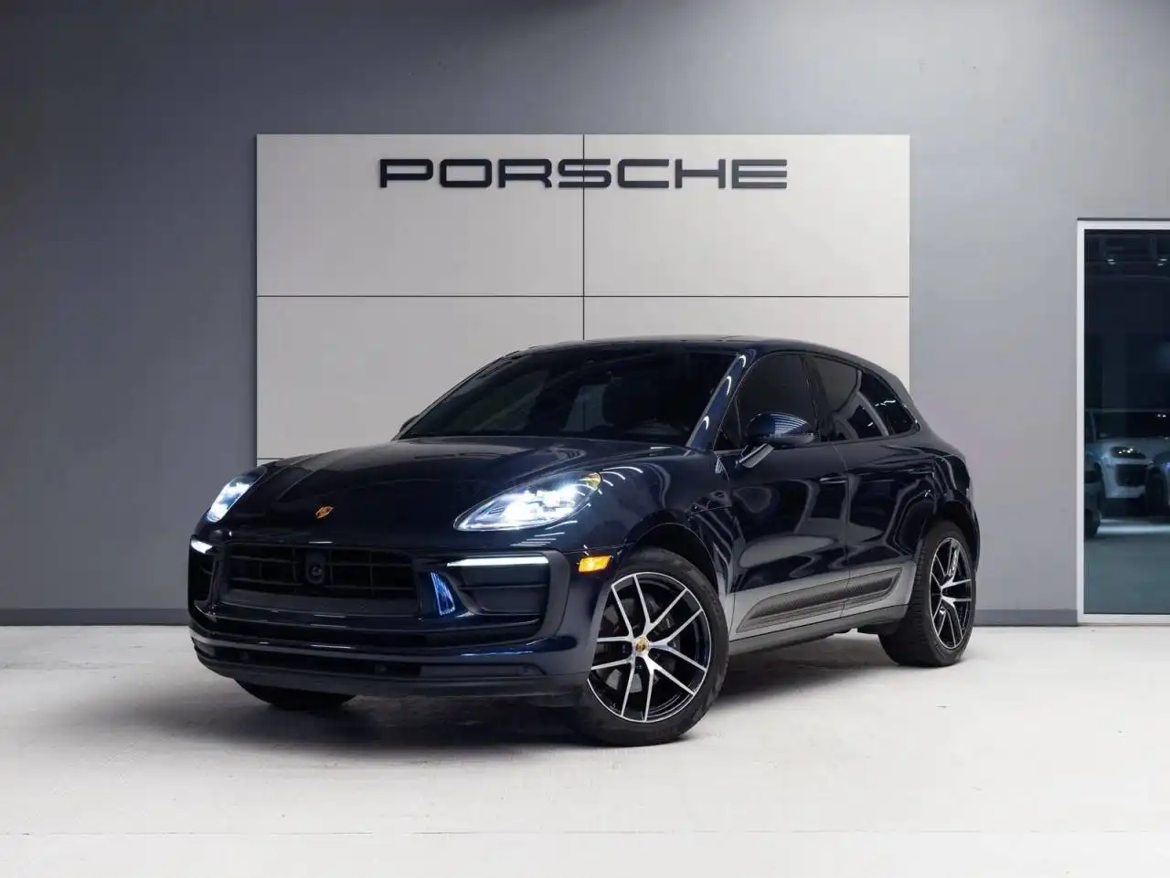 2023 Porsche Macan T's photo