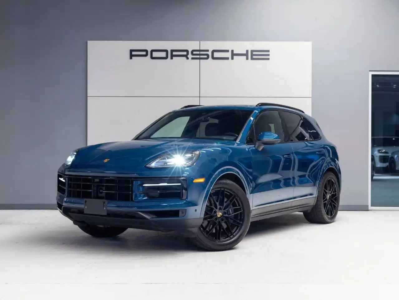 2024 Porsche Cayenne Base's photo
