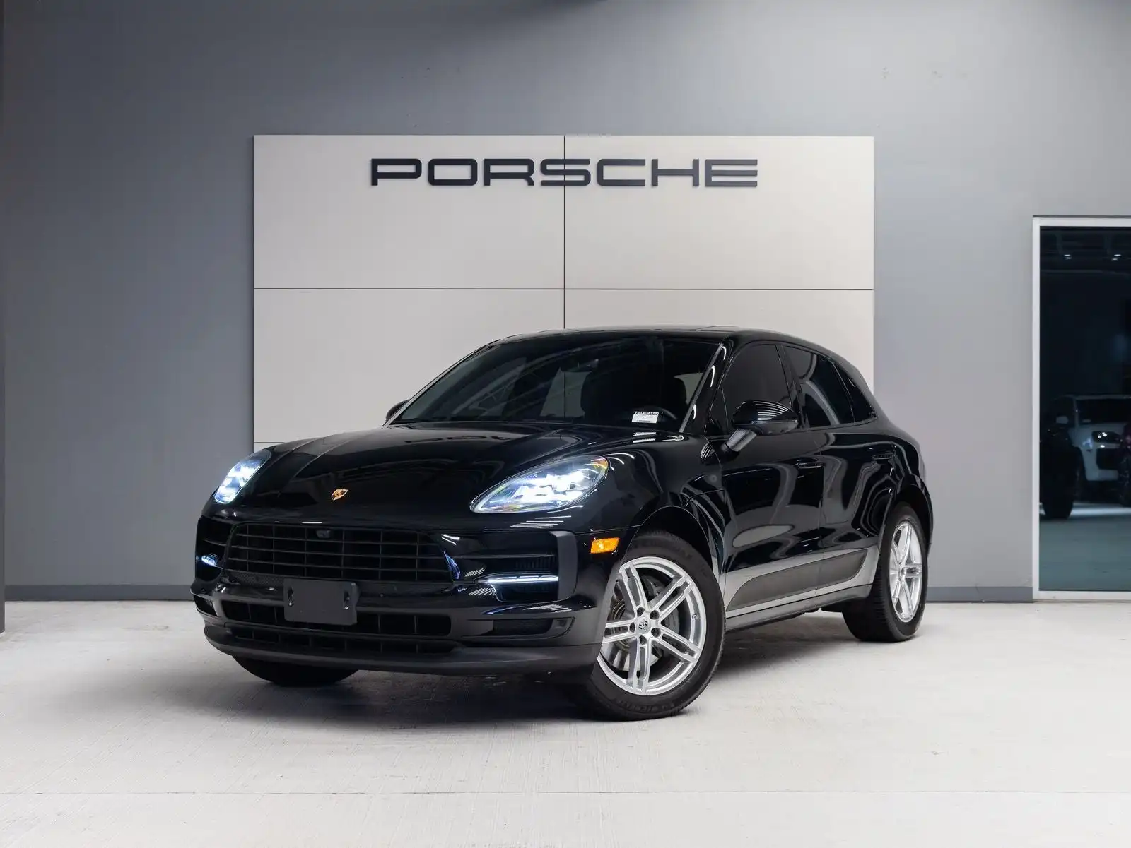 2021 Porsche Macan S's photo