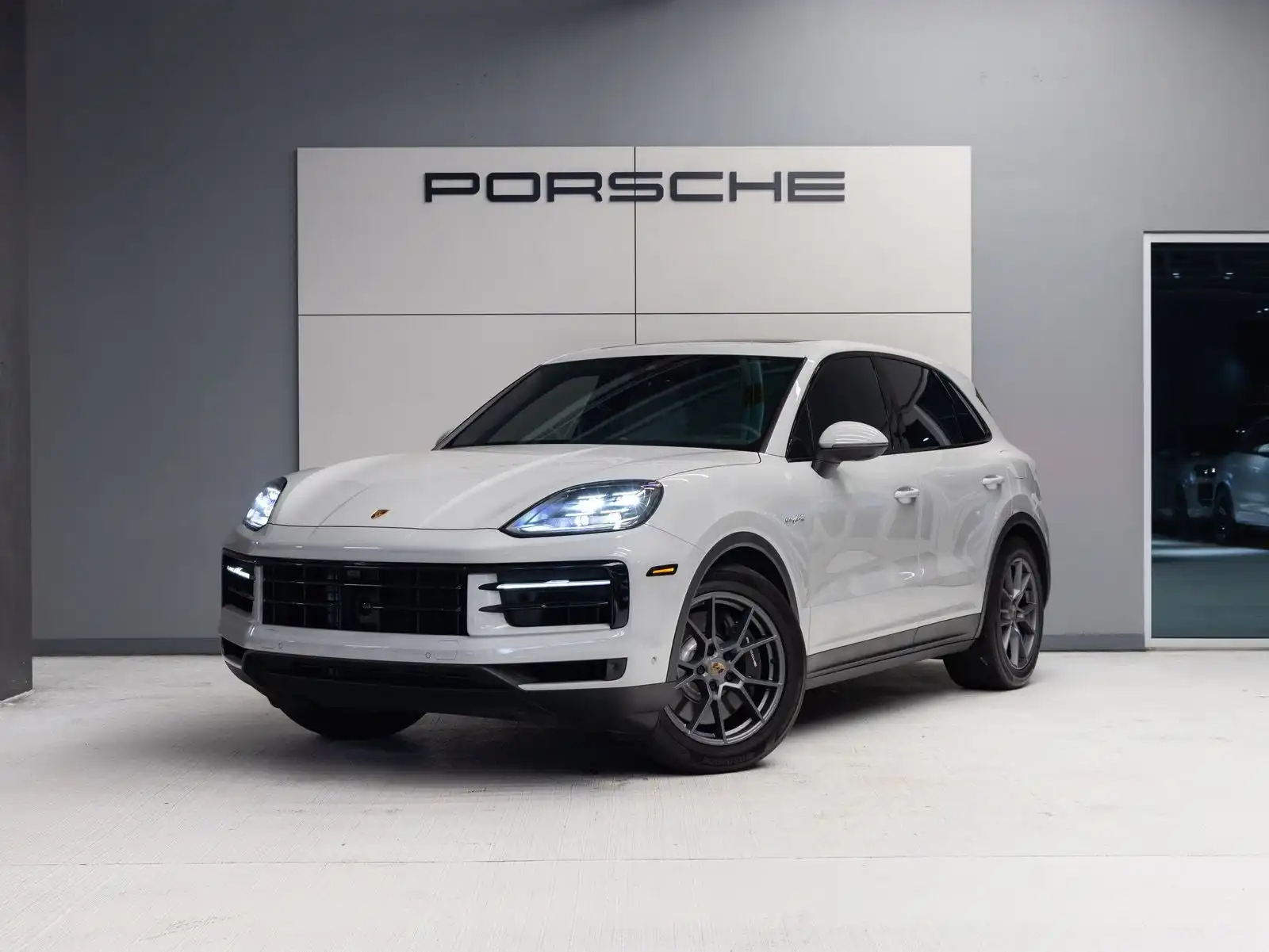 2025 Porsche Cayenne E-Hybrid's photo