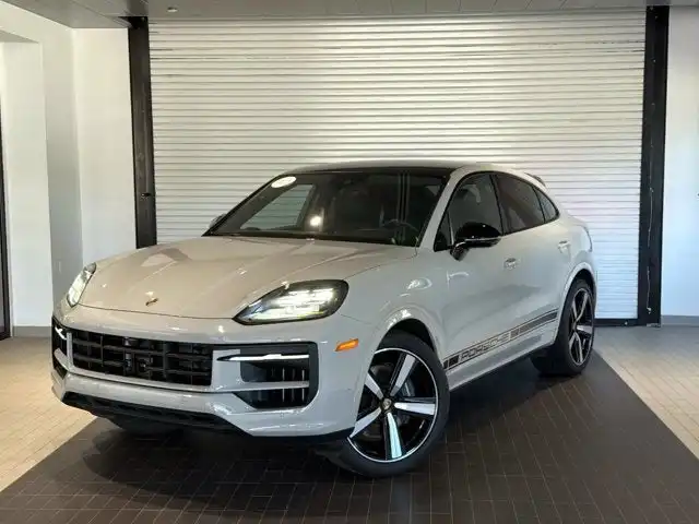 2025 Porsche Cayenne Base's photo