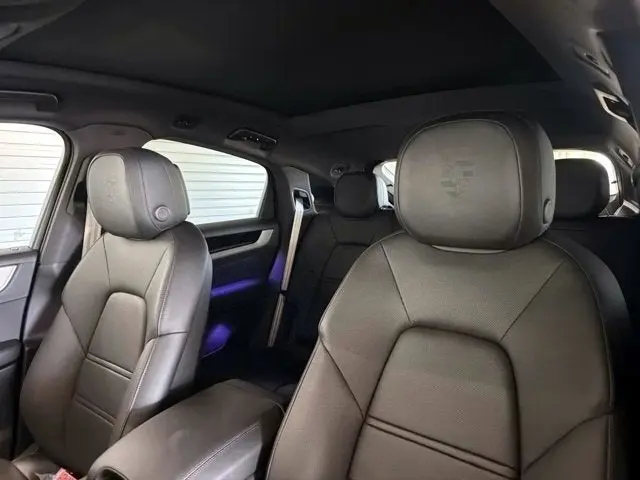 2025 Porsche Cayenne Base photo 5