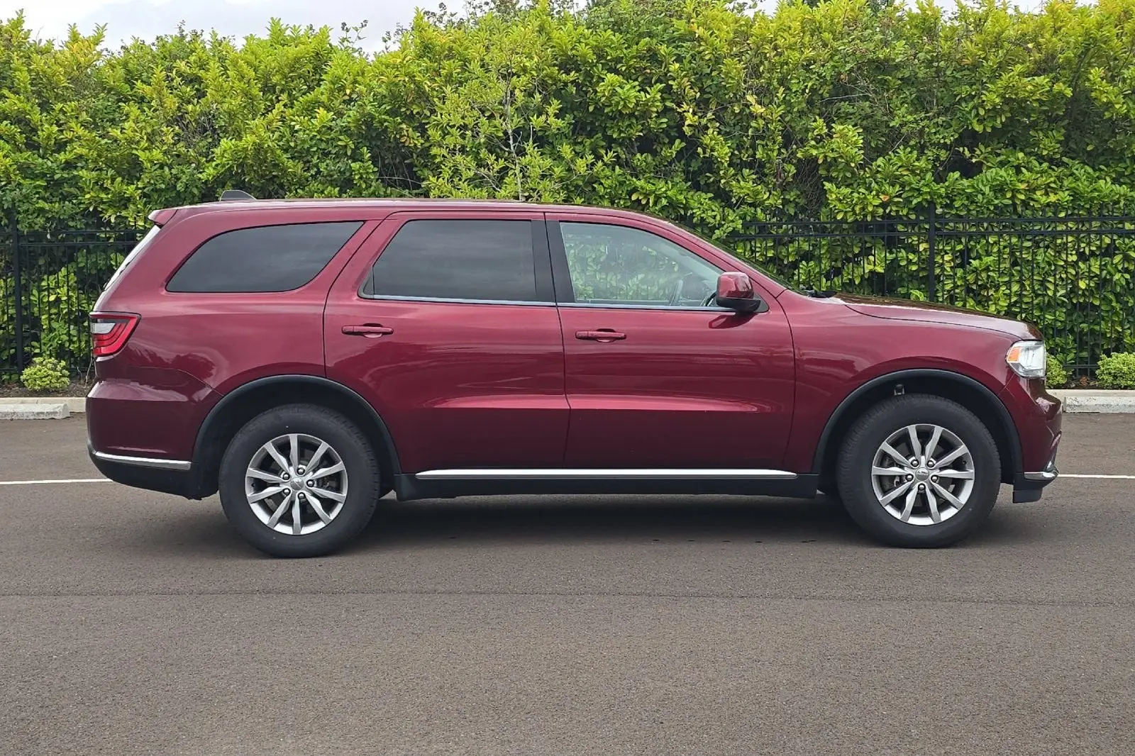 2017 Dodge Durango SXT AWD photo 3