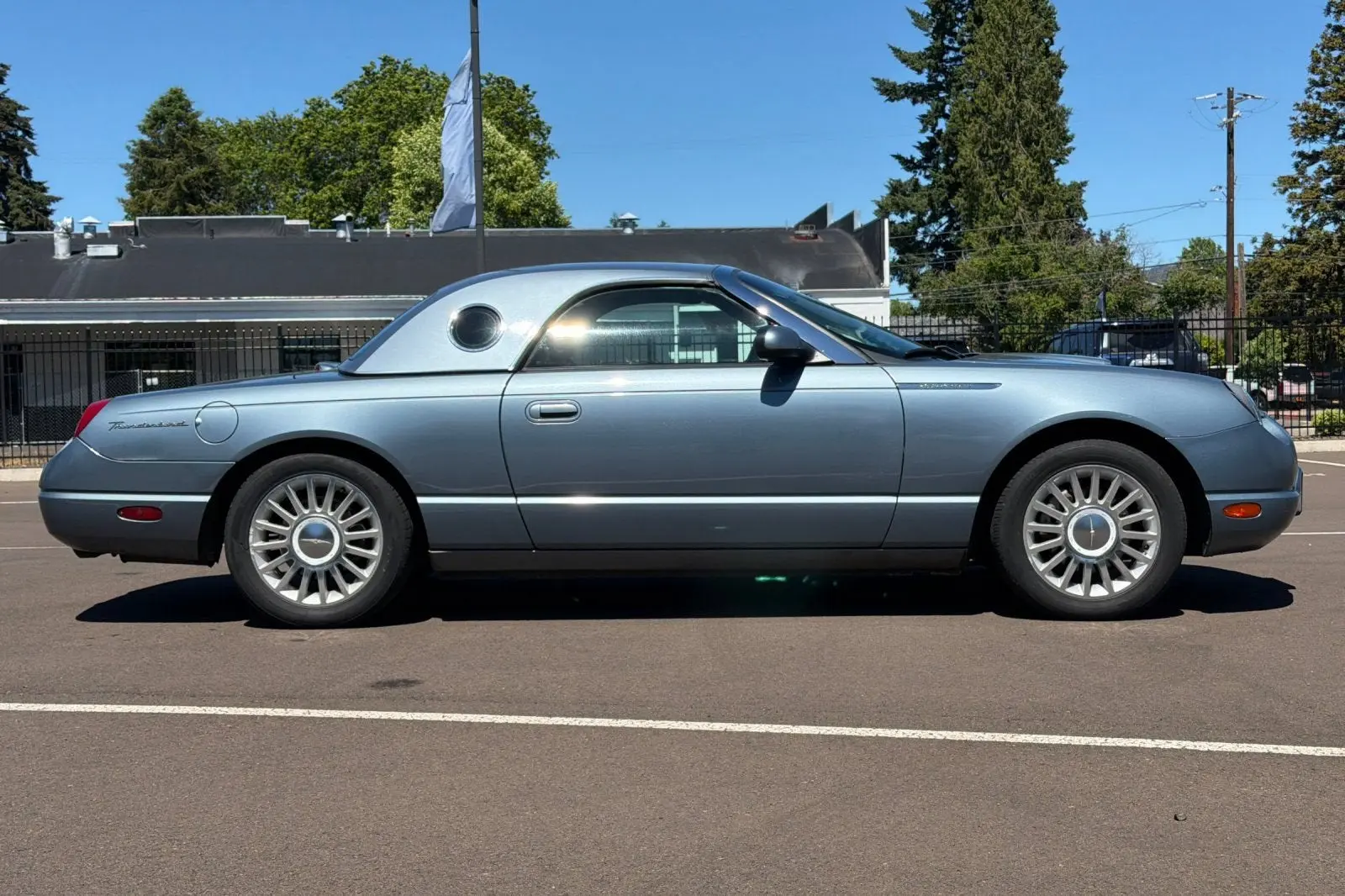 2005 Ford Thunderbird Deluxe photo 3
