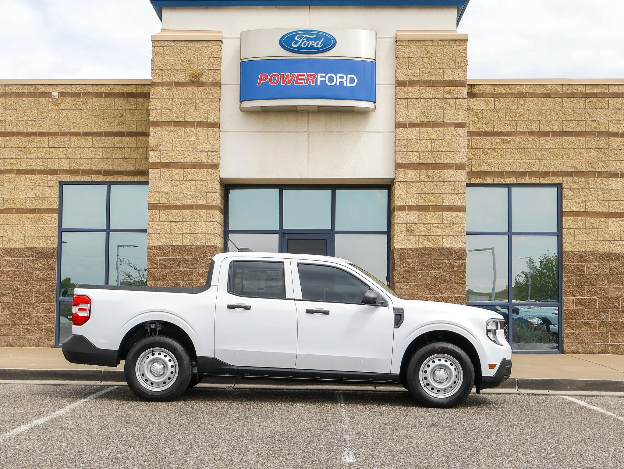 2026 Ford Maverick XL FWD photo 5
