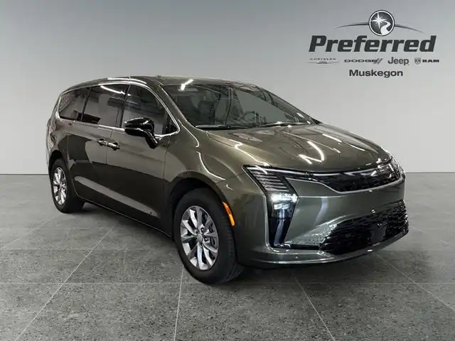 2027 Chrysler Pacifica Select AWD's photo
