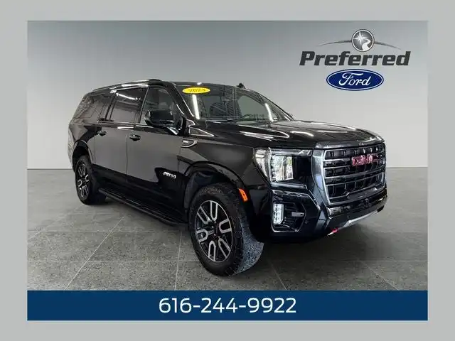 2023 GMC Yukon 4WD AT4's photo