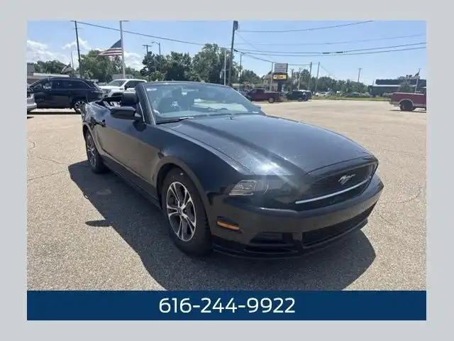 2014 Ford Mustang V6 Premium's photo