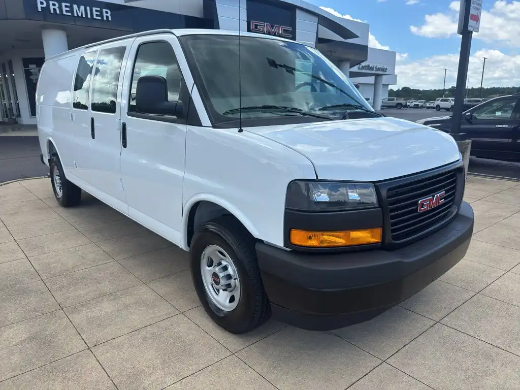 2026 GMC Savana 3500 Ext WB's photo