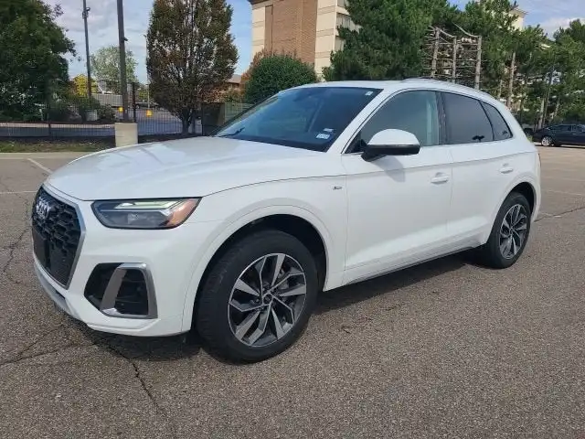 2024 Audi Q5 45 Premium Plus's photo