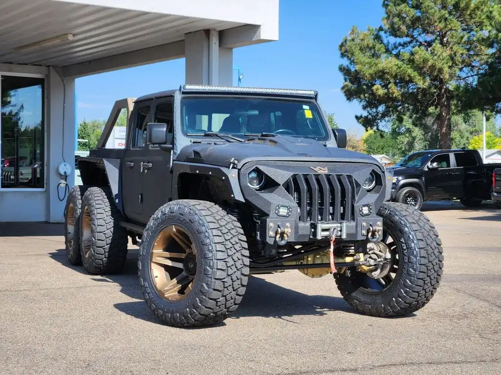 2021 Jeep Gladiator Sport S's photo