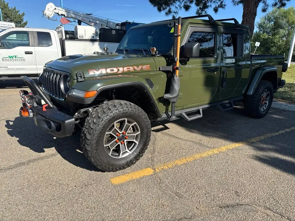 2024 Jeep Gladiator Mojave X photo 1