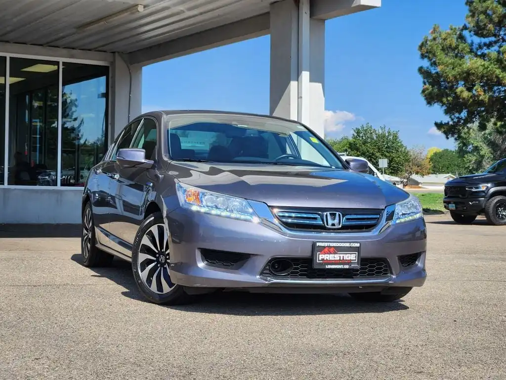 2015 Honda Accord Hybrid Touring's photo