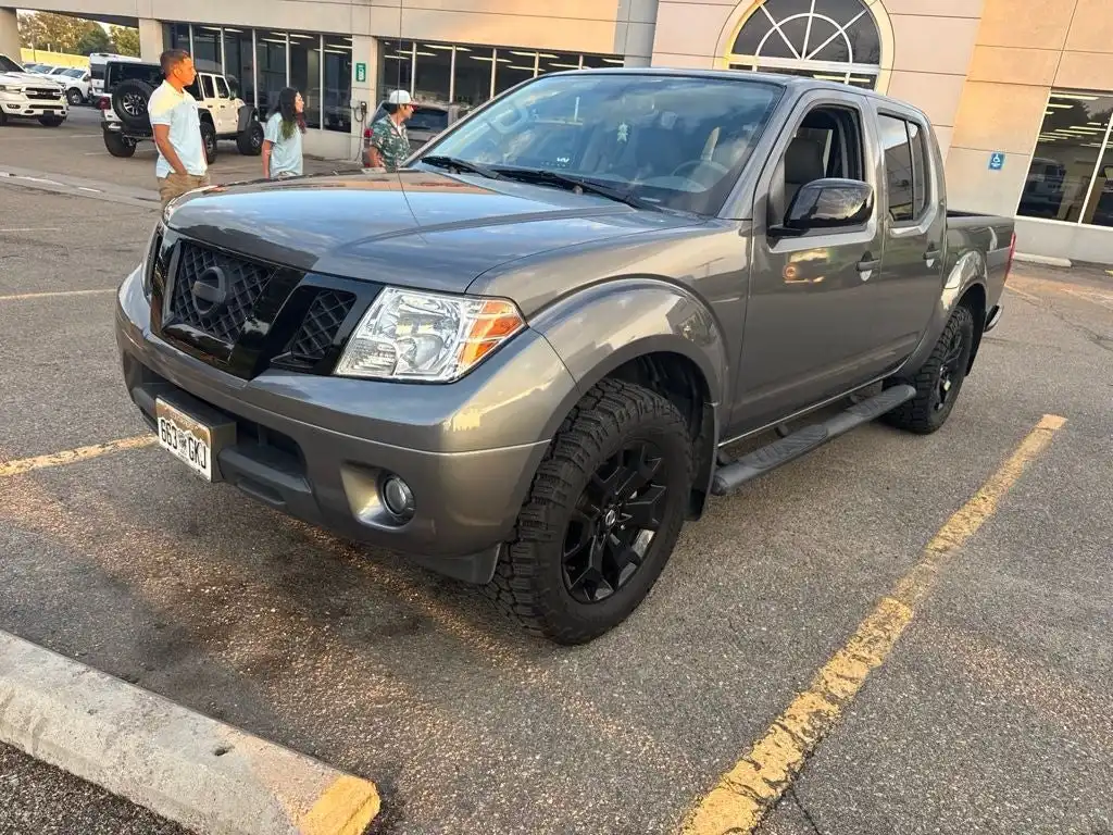 2021 Nissan Frontier SV Crew Cab 4X4 SWB's photo