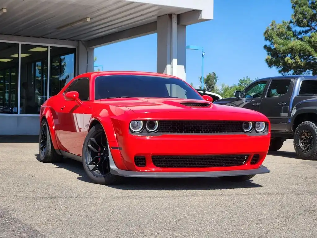 2016 Dodge Challenger SRT 392's photo