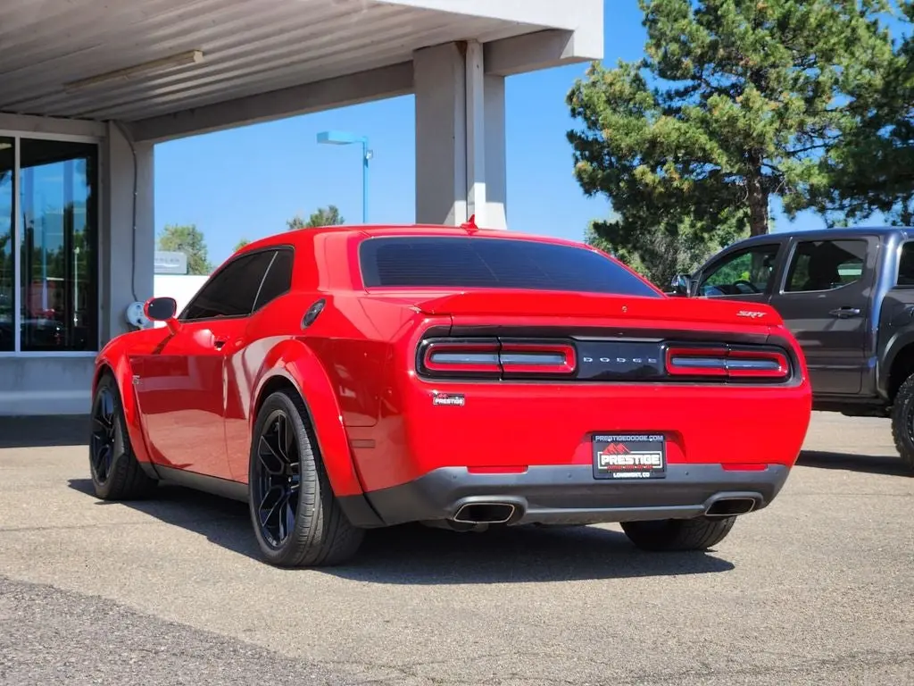 2016 Dodge Challenger SRT 392 photo 3