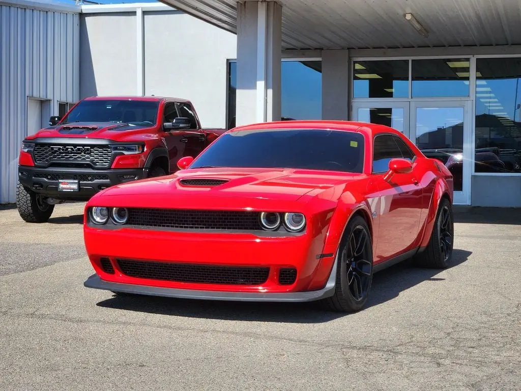 2016 Dodge Challenger SRT 392 photo 4