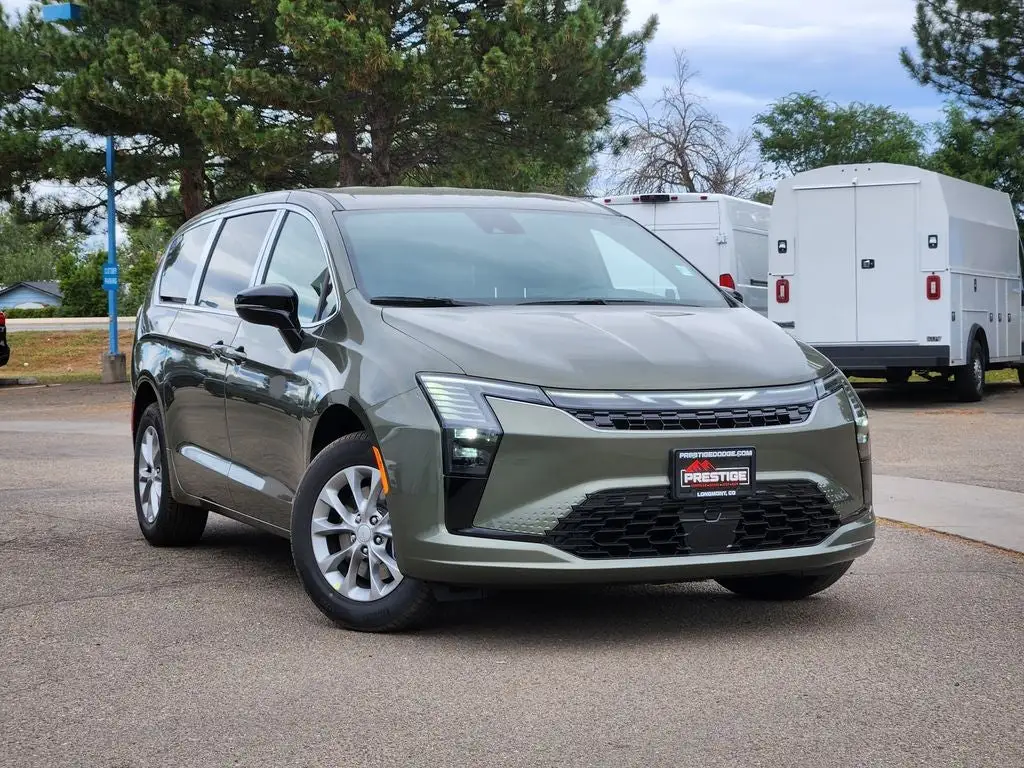 2027 Chrysler Pacifica Select AWD photo 1