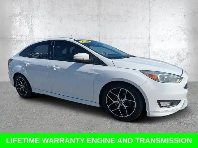 2016 Ford Focus Sedan SE's photo
