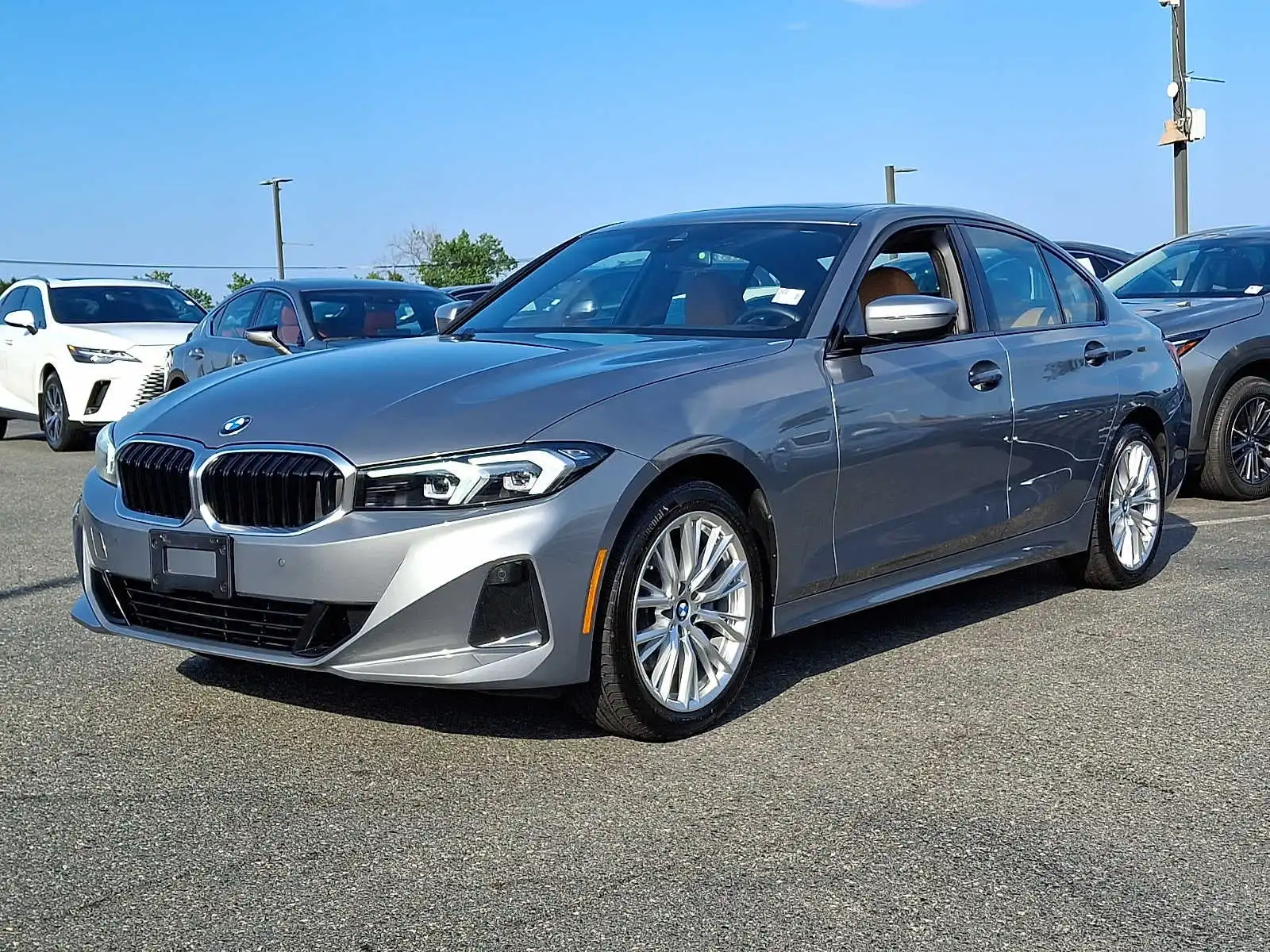 2023 BMW 3 Series 330i xDrive Sedan's photo