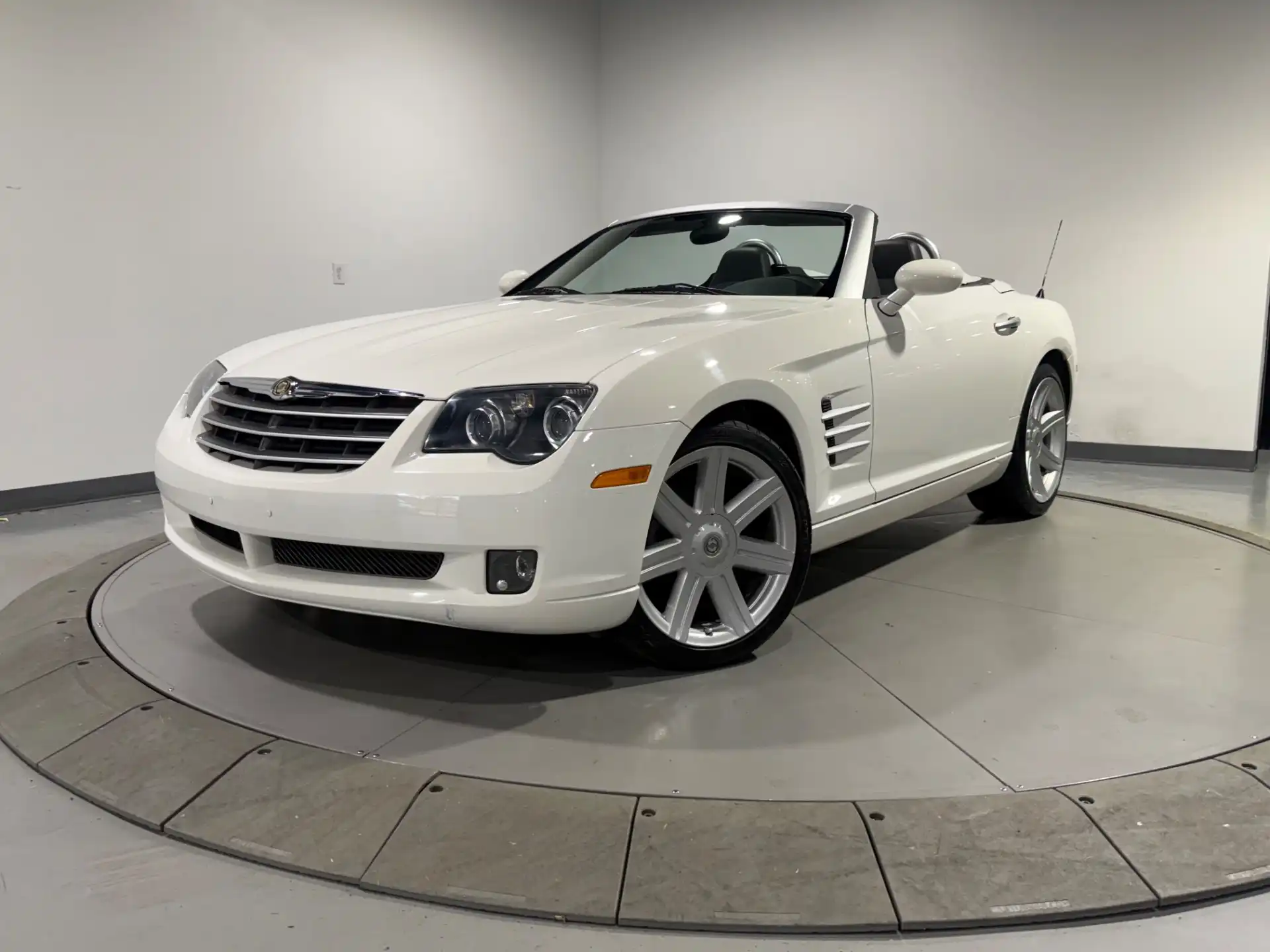 2006 Chrysler Crossfire Limited's photo