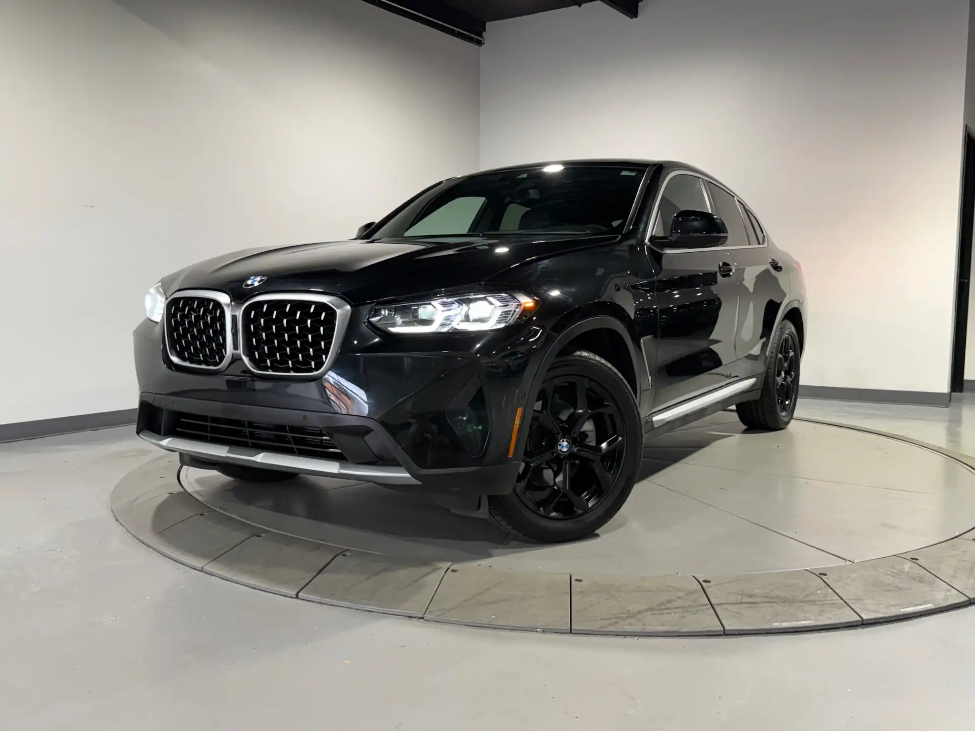 2024 BMW X4 xDrive30i's photo