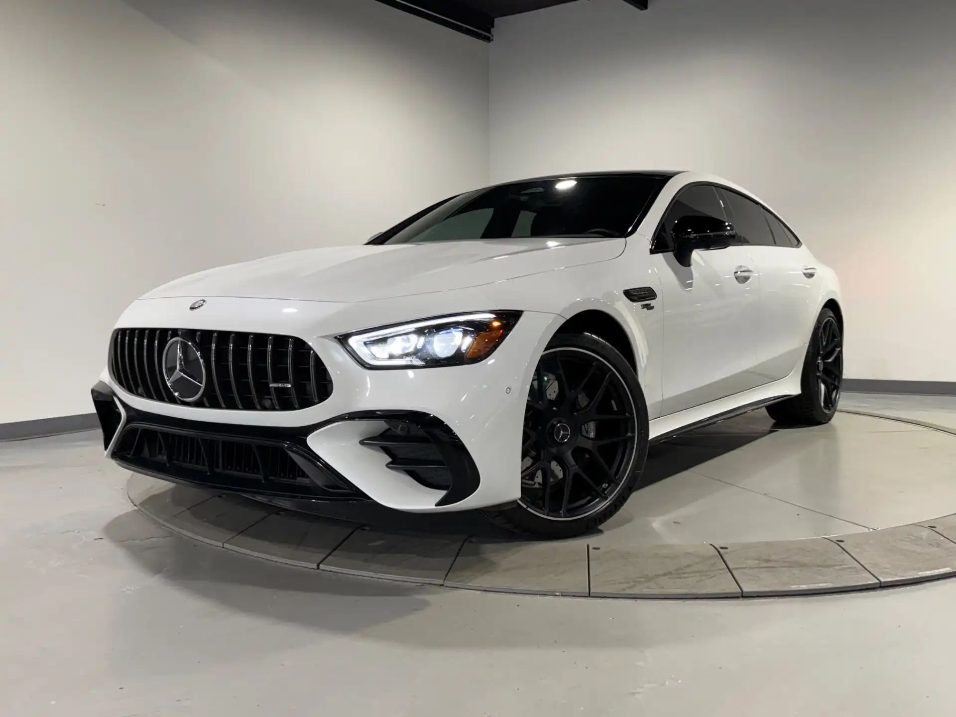 2026 Mercedes-Benz AMG GT 43's photo