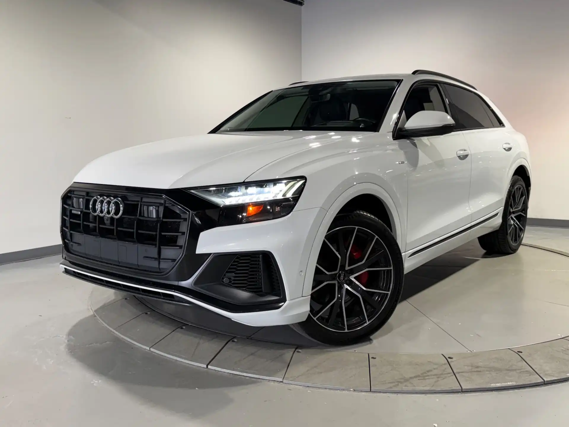 2019 Audi Q8 3.0T Prestige quattro Tiptonic's photo