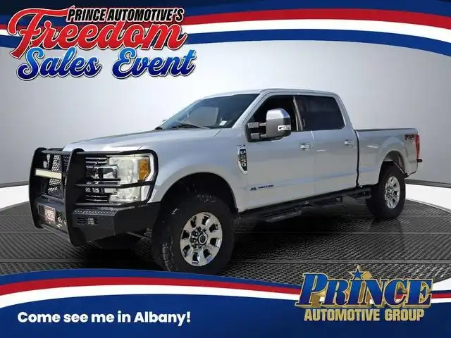 2017 Ford F-250 Lariat 4x4 Crew Cab 6-3/4' Box's photo