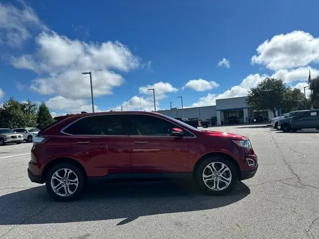 2017 Ford Edge Titanium photo 4