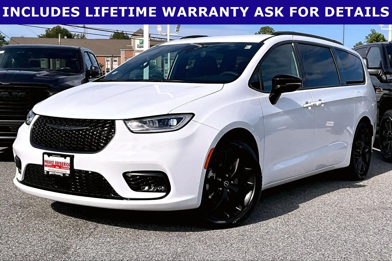 2026 Chrysler Pacifica Select photo 3