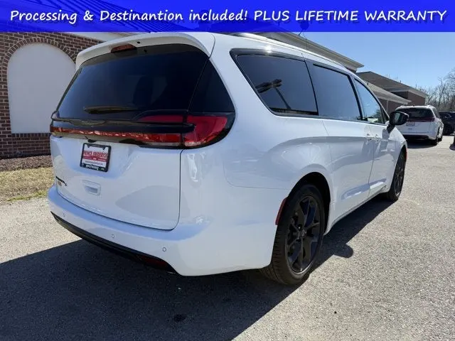 2026 Chrysler Pacifica Select photo 3