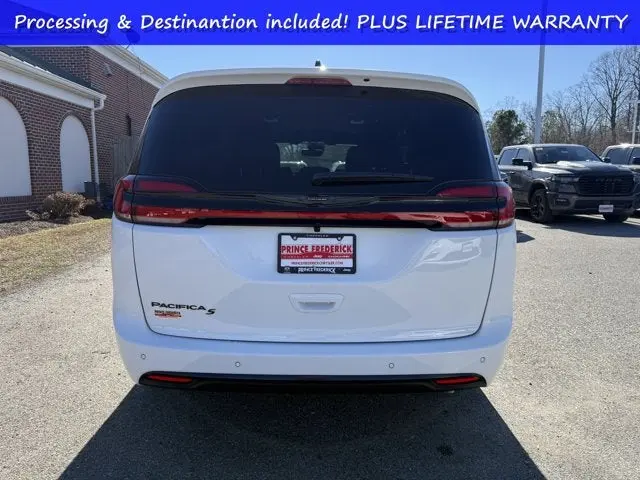2026 Chrysler Pacifica Select photo 4