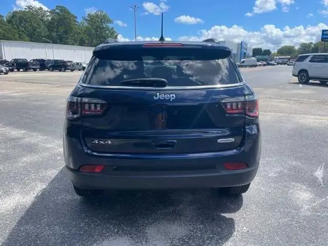 2020 Jeep Compass Latitude 4X4 photo 4