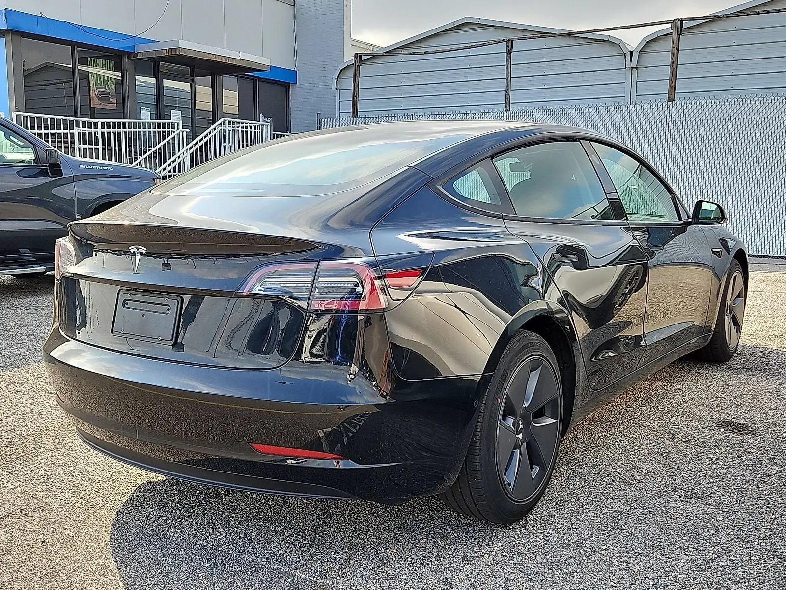 2021 Tesla Model 3 Standard Range Plus photo 3