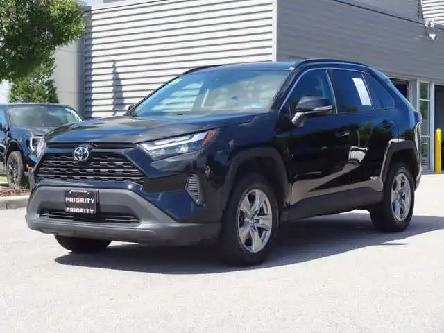 2024 Toyota RAV4 XLE AWD's photo
