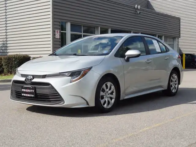 2025 Toyota Corolla LE CVT's photo
