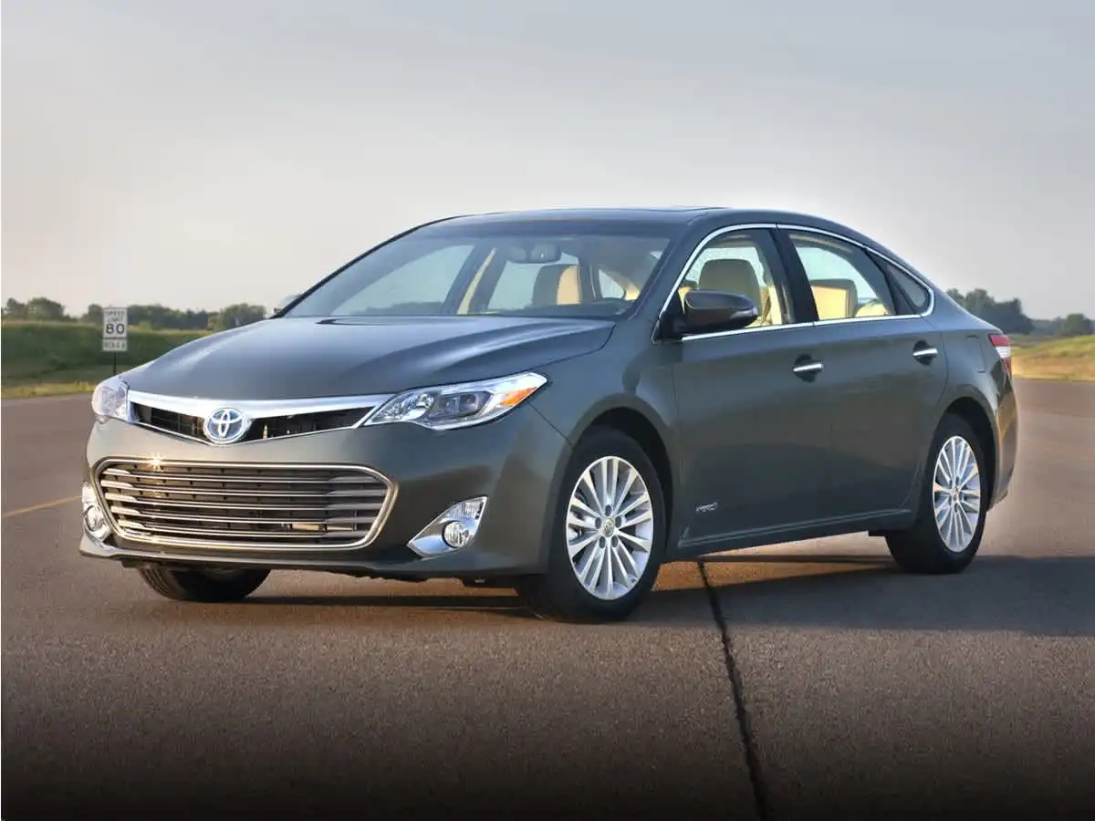 2015 Toyota Avalon Limited Hybrid's photo