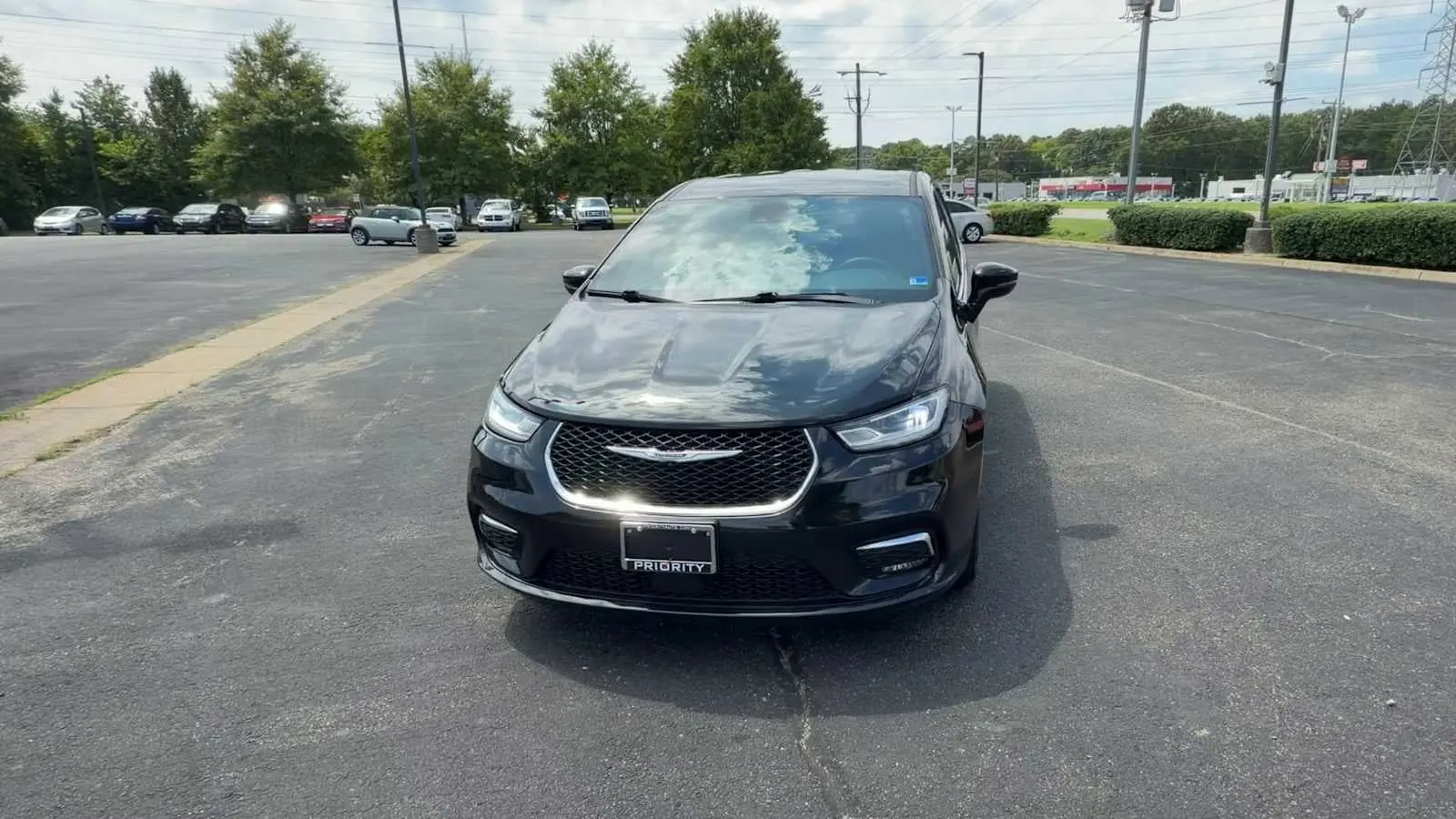 2025 Chrysler Pacifica Select photo 3