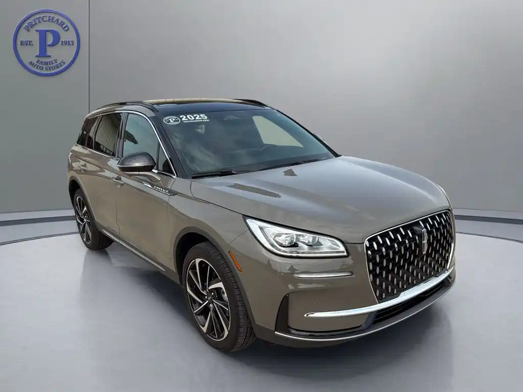 2025 Lincoln Corsair Reserve AWD's photo