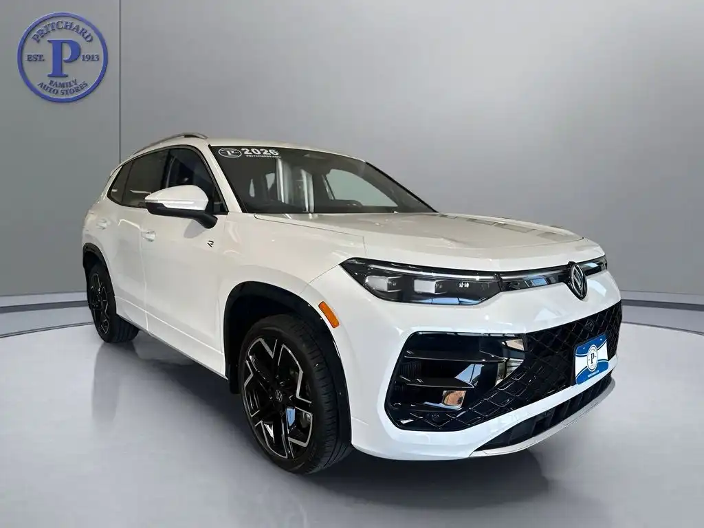 2026 Volkswagen Tiguan 2.0T SEL R-Line Turbo 4Motion's photo