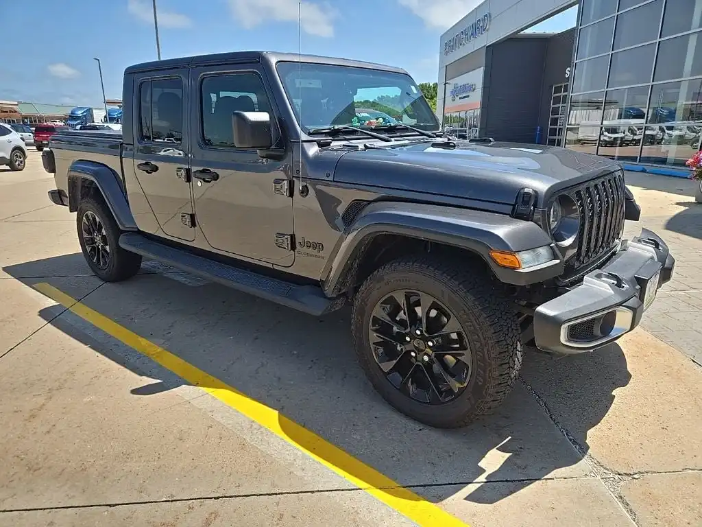 2021 Jeep Gladiator Sport S's photo