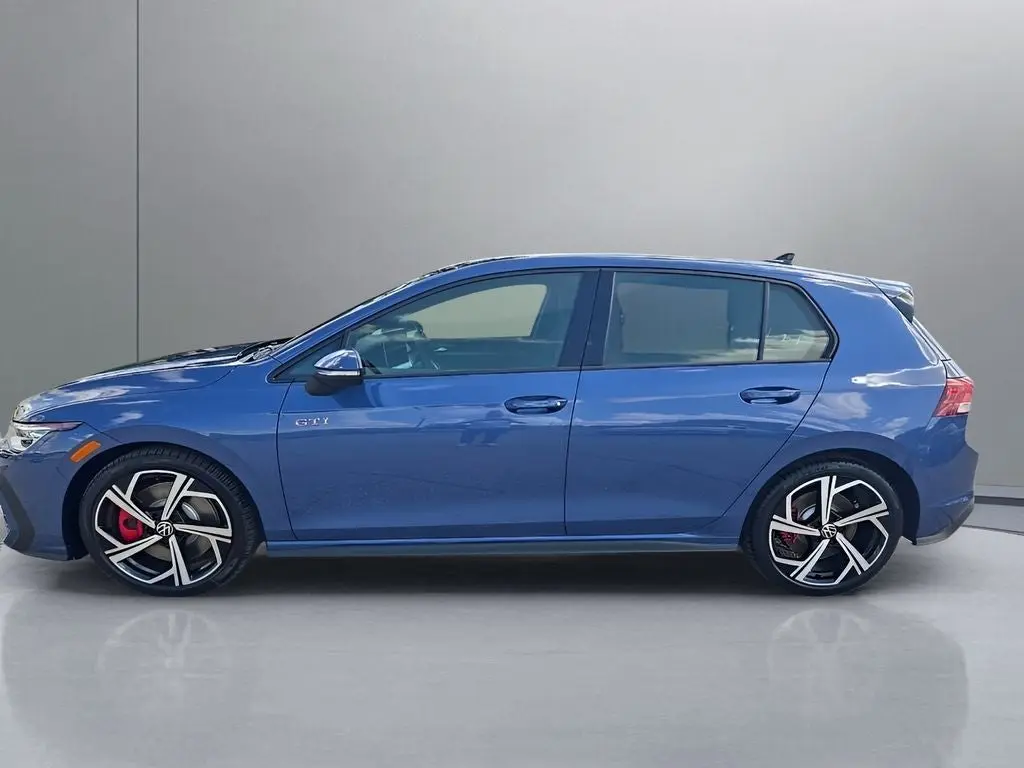 2026 Volkswagen Golf GTI 2.0T SE 4-Door DSG photo 4