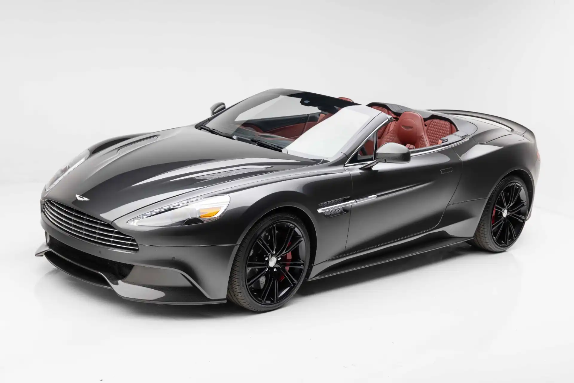 2014 Aston Martin Vanquish Vanquish Volante's photo