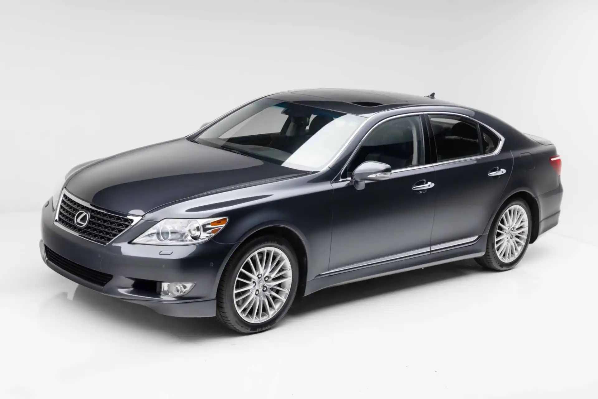 2011 Lexus LS 500 460's photo