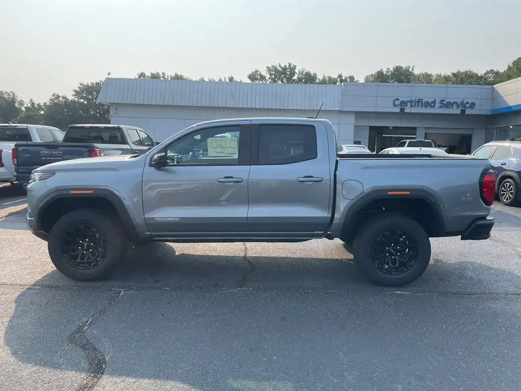 2026 GMC Canyon 2WD Elevation Crew Cab Short Box's photo