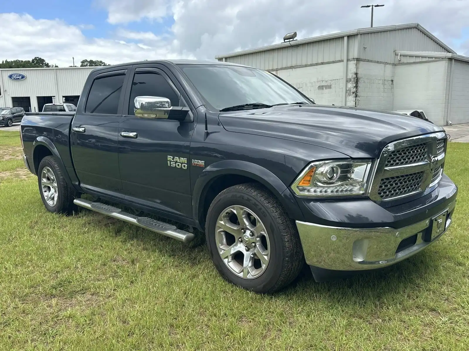 2018 RAM 1500 Laramie Crew Cab 5'7's photo
