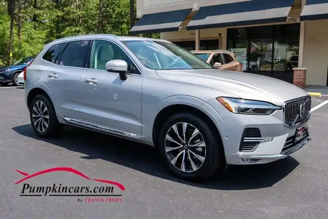 2023 Volvo XC60 B5 Plus Bright Theme AWD's photo