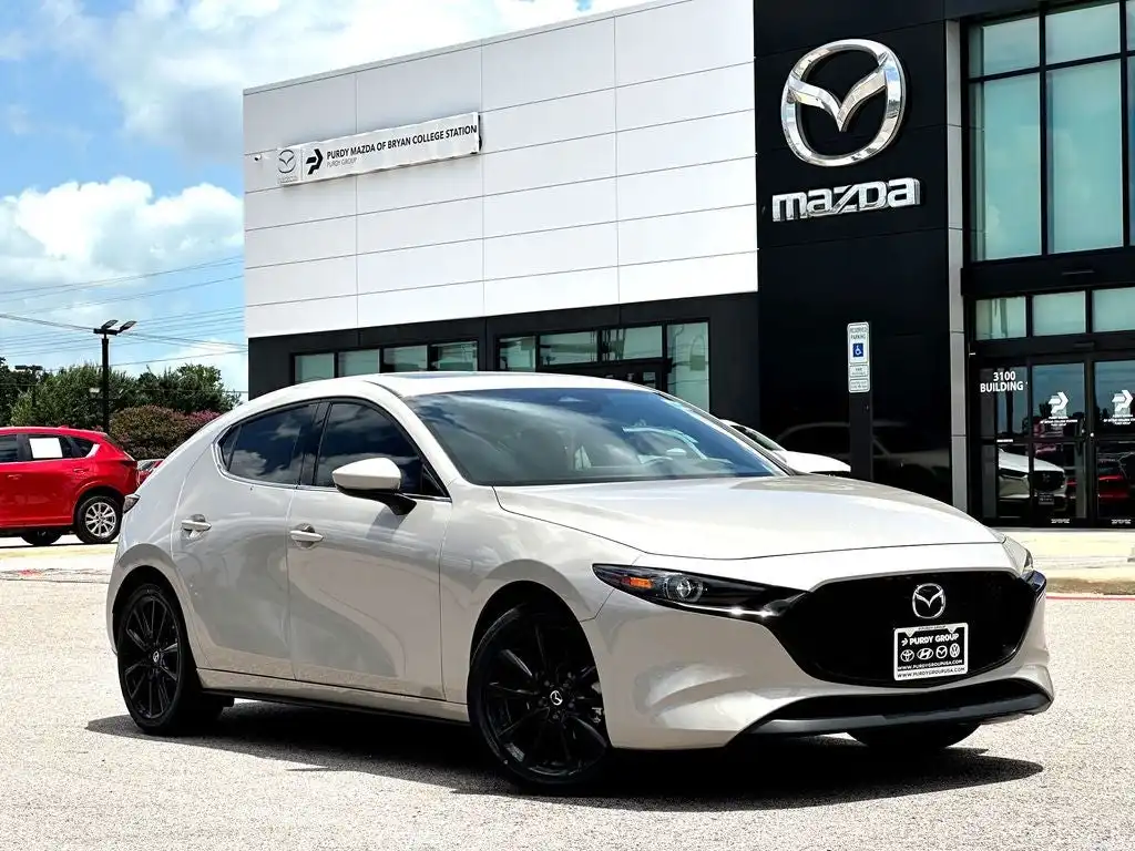 2026 Mazda CX-3 Premium MT 5-Door SKYACTIV's photo